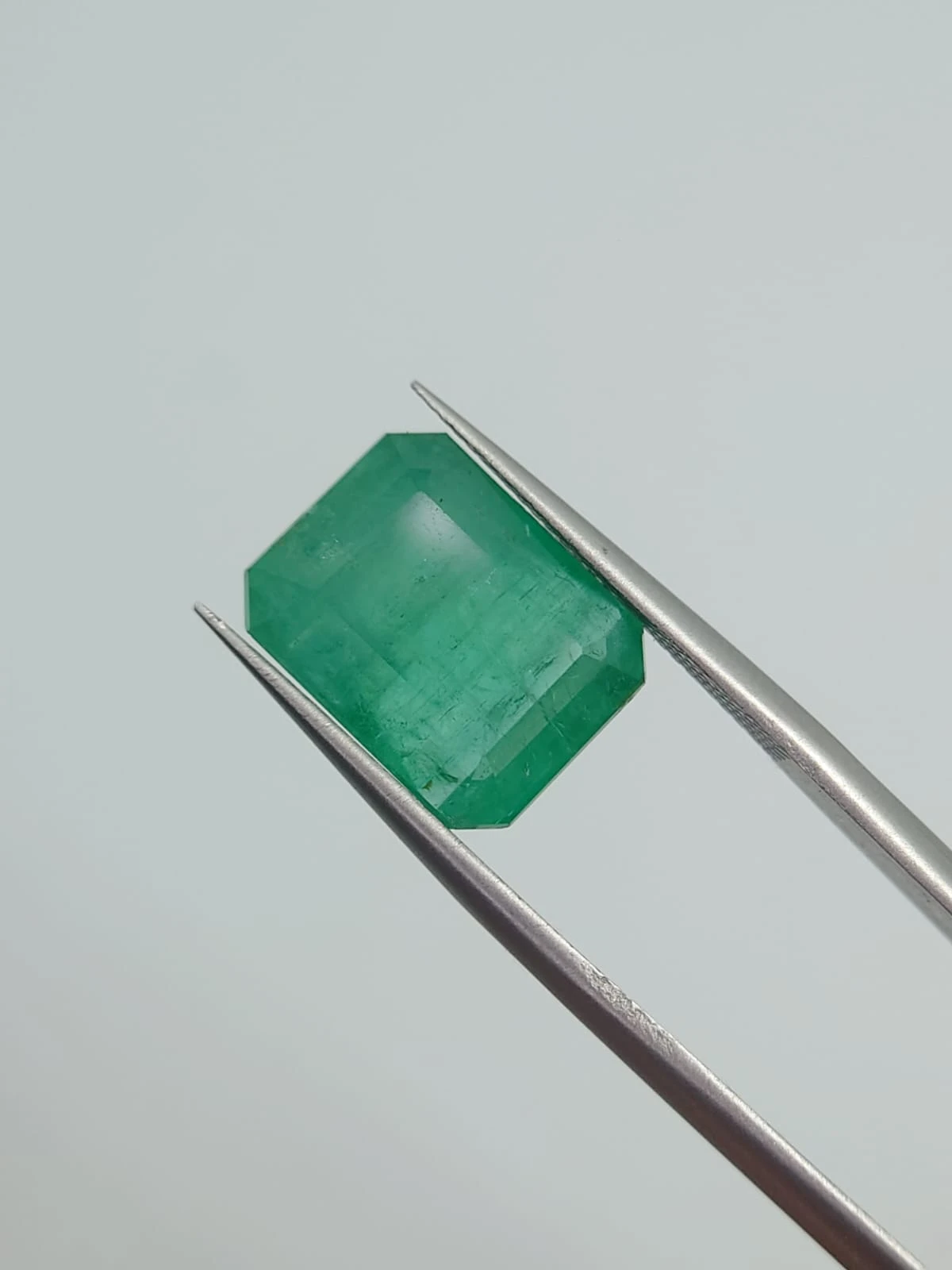 8.39ct Natural Emerald Rectangular cut Loose Gemstone From Panjshir Afghanistan — view 1